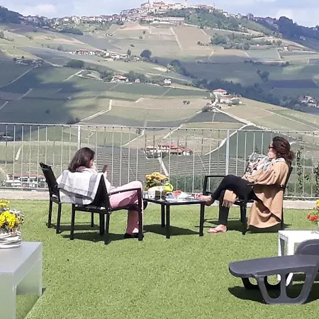 منزل ريفي Cascina Roella Monforte dʼAlba